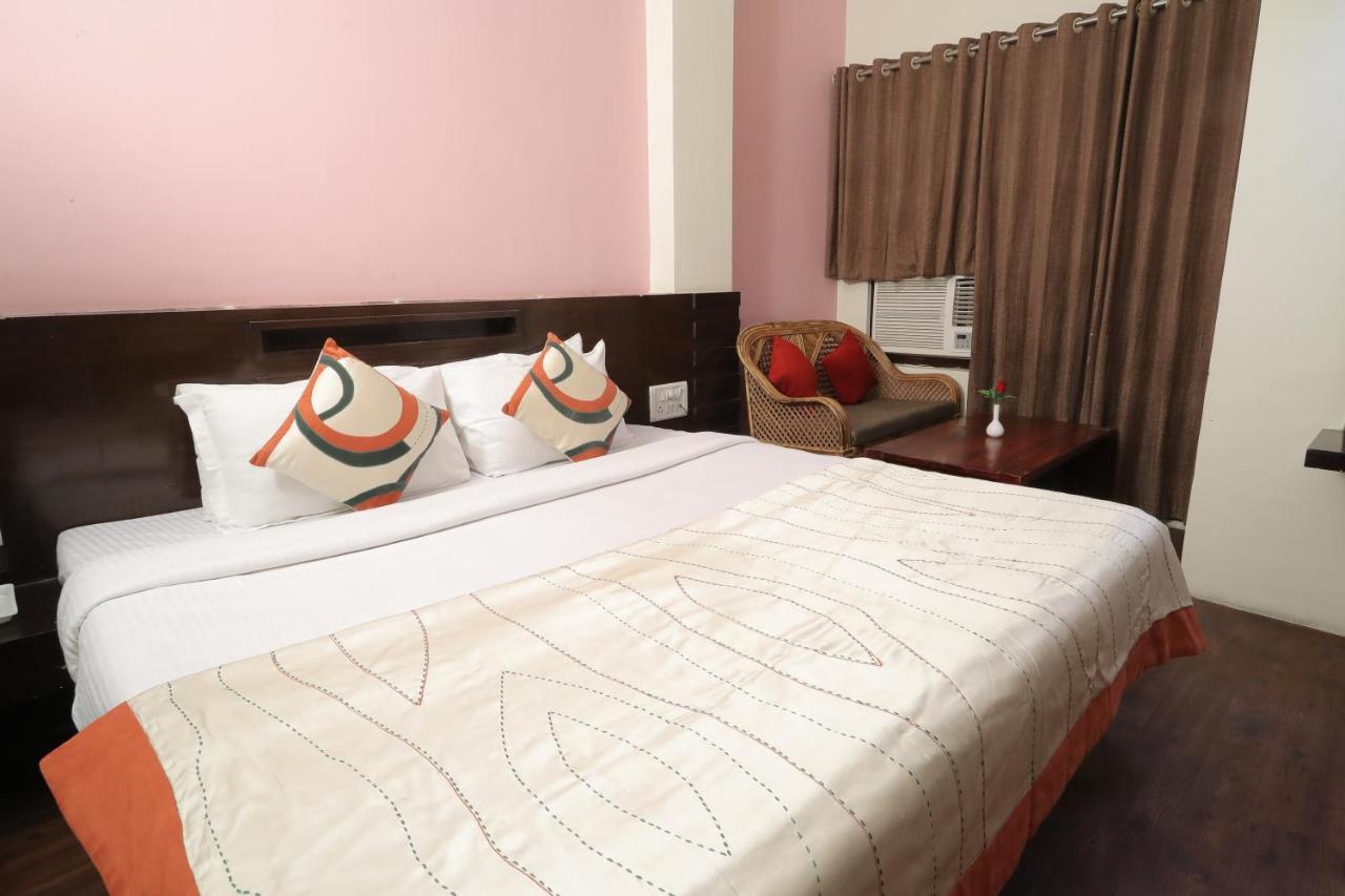 Hotel Vivek Continental Gwalior Eksteriør billede