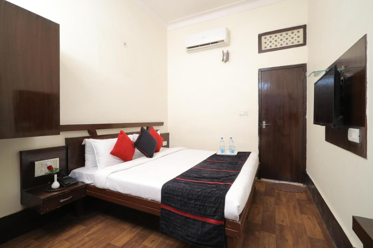 Hotel Vivek Continental Gwalior Eksteriør billede