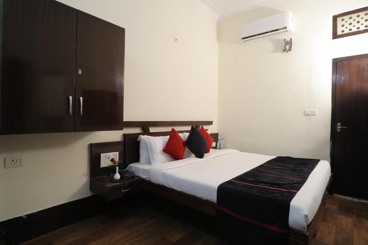 Hotel Vivek Continental Gwalior Eksteriør billede